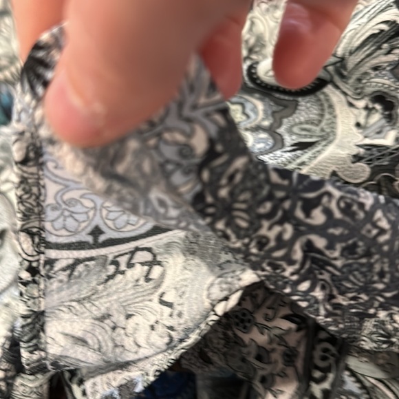 NWT-Joan Rivers, Classics Collection, Print Textured Blouse, Long Sleeves - Picture 11 of 11